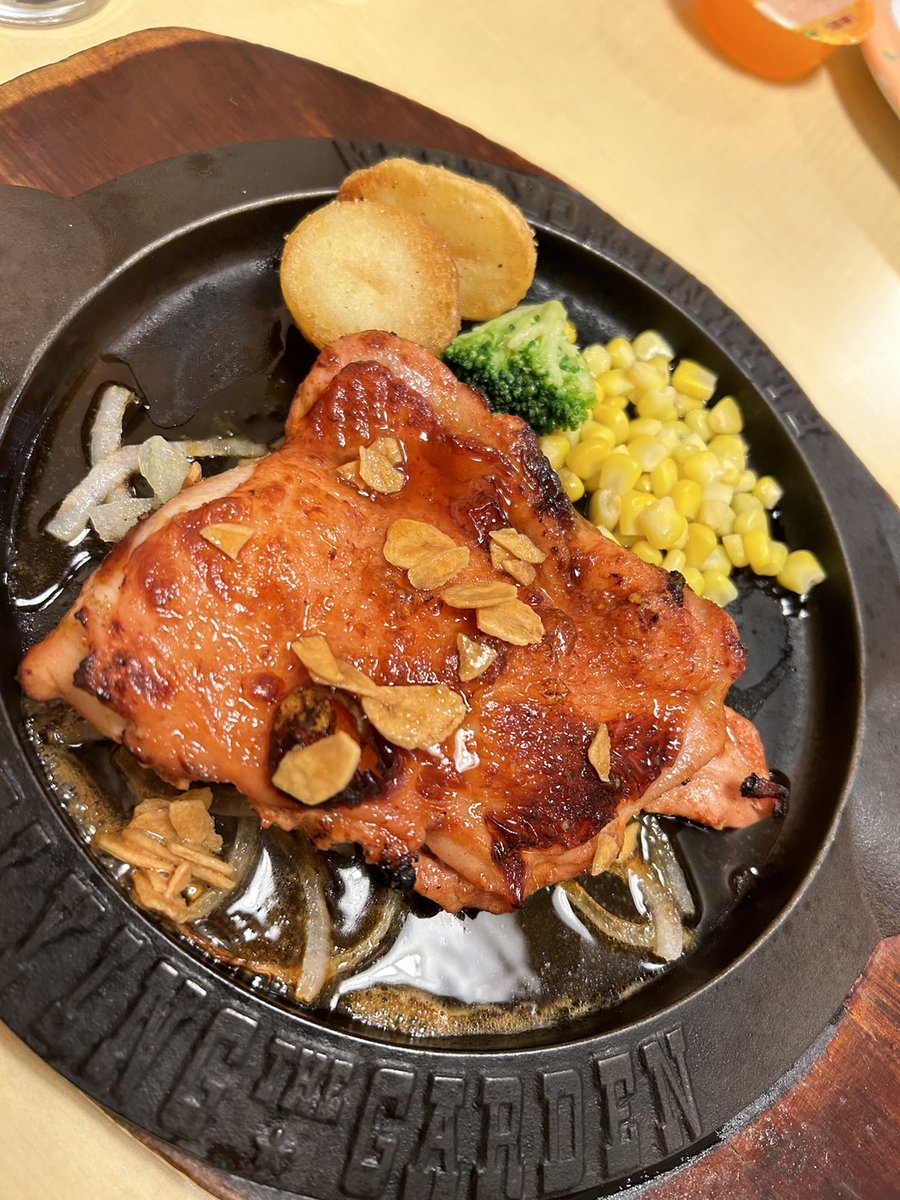 NHle6KitRNrIROj's tweet photo. 夜食は #フライングガーデン 🥩
濃厚チーズでライスお代わりしてお腹いっぱい😋
たまにはお肉いっぱい食べたいよね✨
@IOSToken_jp
#IOST #IOSTLIFE #仮想通貨 #crypto #BTC #INX #NFT #Web3 #爆弾ハンバーグ https://t.co/L8BBGWtnVo