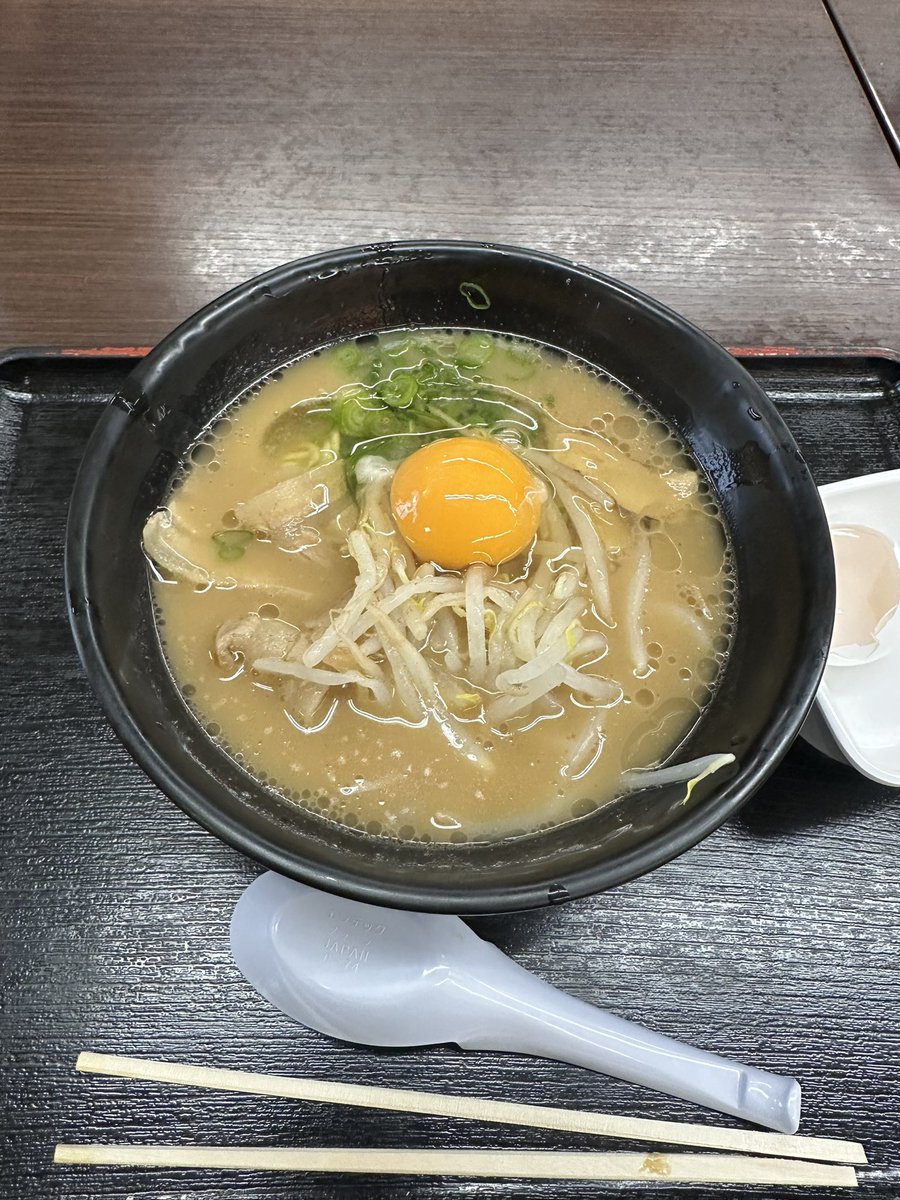 sfph_tks's tweet photo. 3/24 #とくしまマラソン 

2:40:57 PB

ちょっと前半攻めすぎたかもしれないけど
攻めてなかったらこの記録も出てないかも
しれない。

2022年3月に2:57:02（初サブ3）
2023年2月に2:47:46(-9:18)
2024年3月に2:40:57(-6:49)

来年は2時間40分切れるかなぁ
切れる気しないけど🫠 https://t.co/oTlRyrYSCq