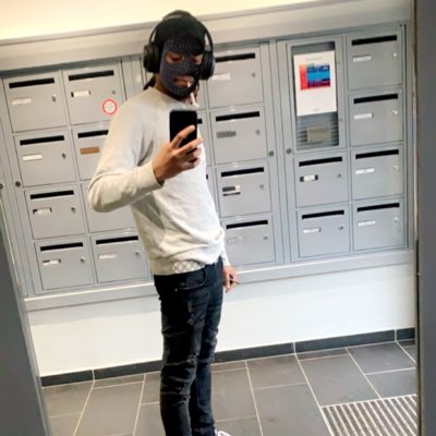 MwakaMwk's tweet photo. #NouvellePhotoDeProfil https://t.co/6wRHvTBGDl