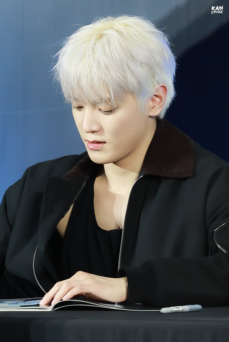 Kanchisaaa's tweet photo. 240324 | หล่ออ่ะ 😊

#แทยง #태용 
#NCT태용 
#TAEYONG 
#TYTAPinThailand https://t.co/aENoQ6m9Xj