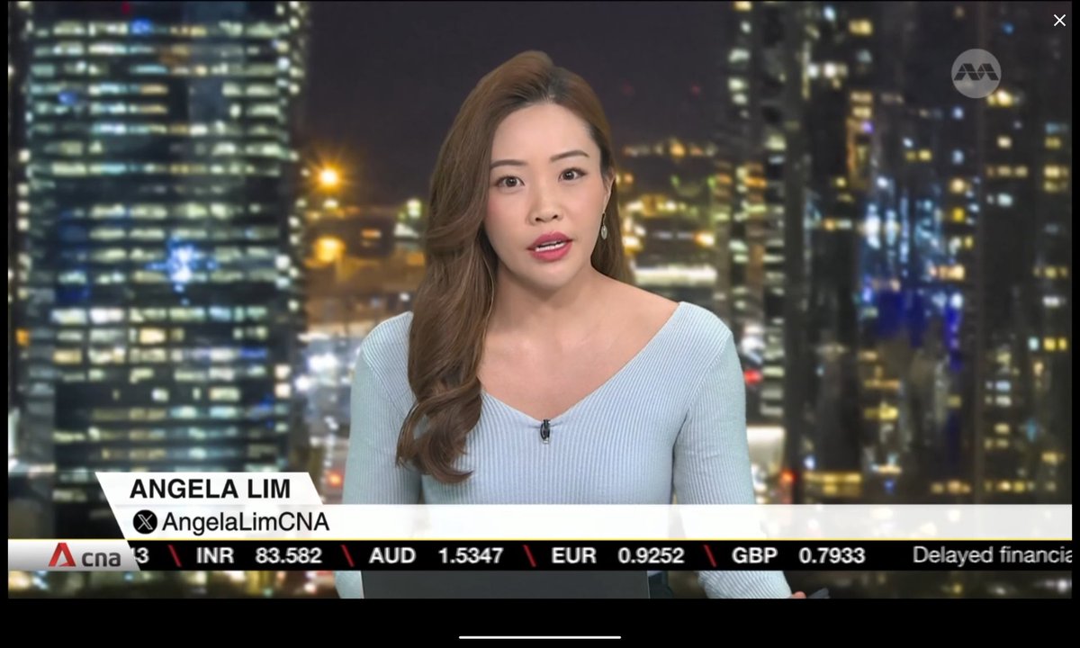 今夜もこのテレビ局では最も英語の発音がきれいでわかりやすいアンカーの Angela Lim さんの担当でした。彼女はシンガポール国立博物館の隣の  SMU の出身だそうですが、ここに留学するには IELTS 7.0 但し法学部は 7.5 が必要で NUS 6.5, NTU 6.0 よりも厳しいです。