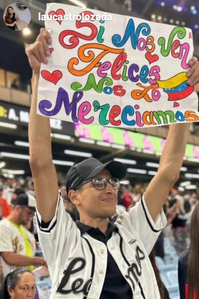 #24Mar #Conciertos 
<a href="/FabriCuzzo22/">Fabrizio Cuzzola</a>: “Amo el llenazo en el Monumental.
Amo cuando ocurren fenómenos como este de Karol G.
Amo las fotos de la gente siendo feliz.

Porque nos lo merecemos. 🤜🤛”