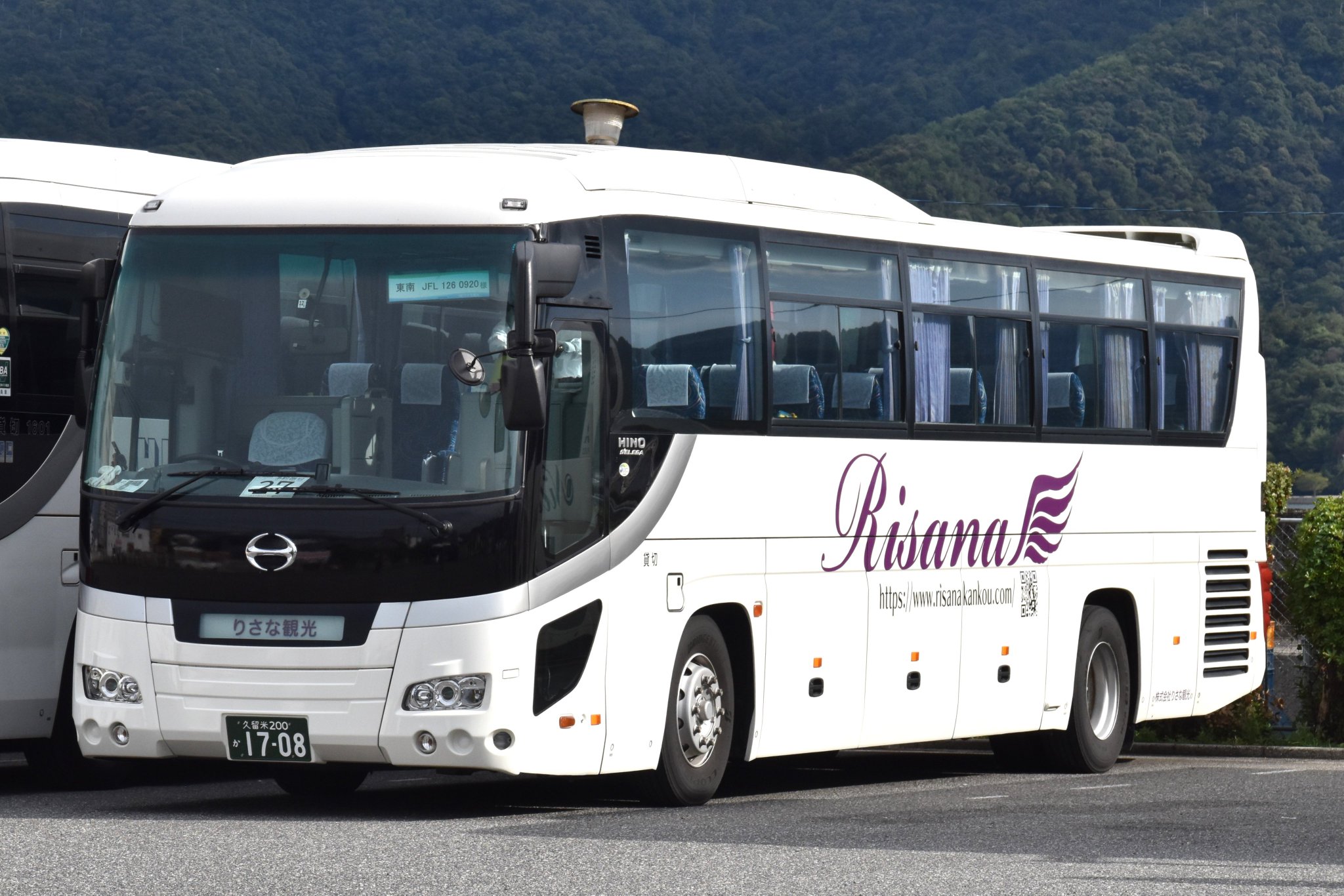 GJb5W73a4AAtj6V.jpg:large