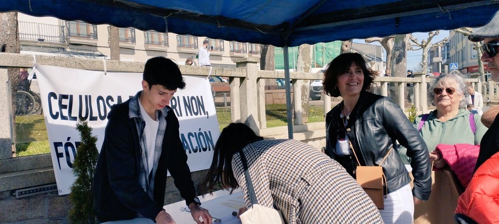 Asinando contra a fábrica de celulosa que o PP e Altri queren instalar en Palas de Rei. Na defensa do territorio, do río Ulla e da ría de Arousa #AltriNon #UlloaViva #Friol