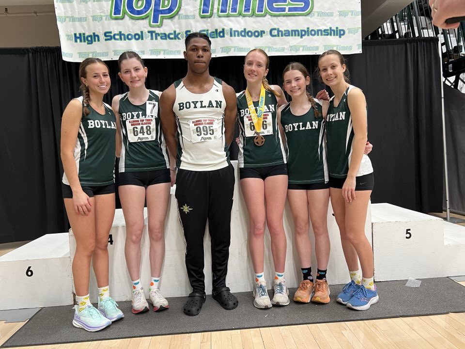 A great way to close out our indoor season yesterday at @_IL_Top_Times!! @BoylanCatholic @TitansOnNFHS