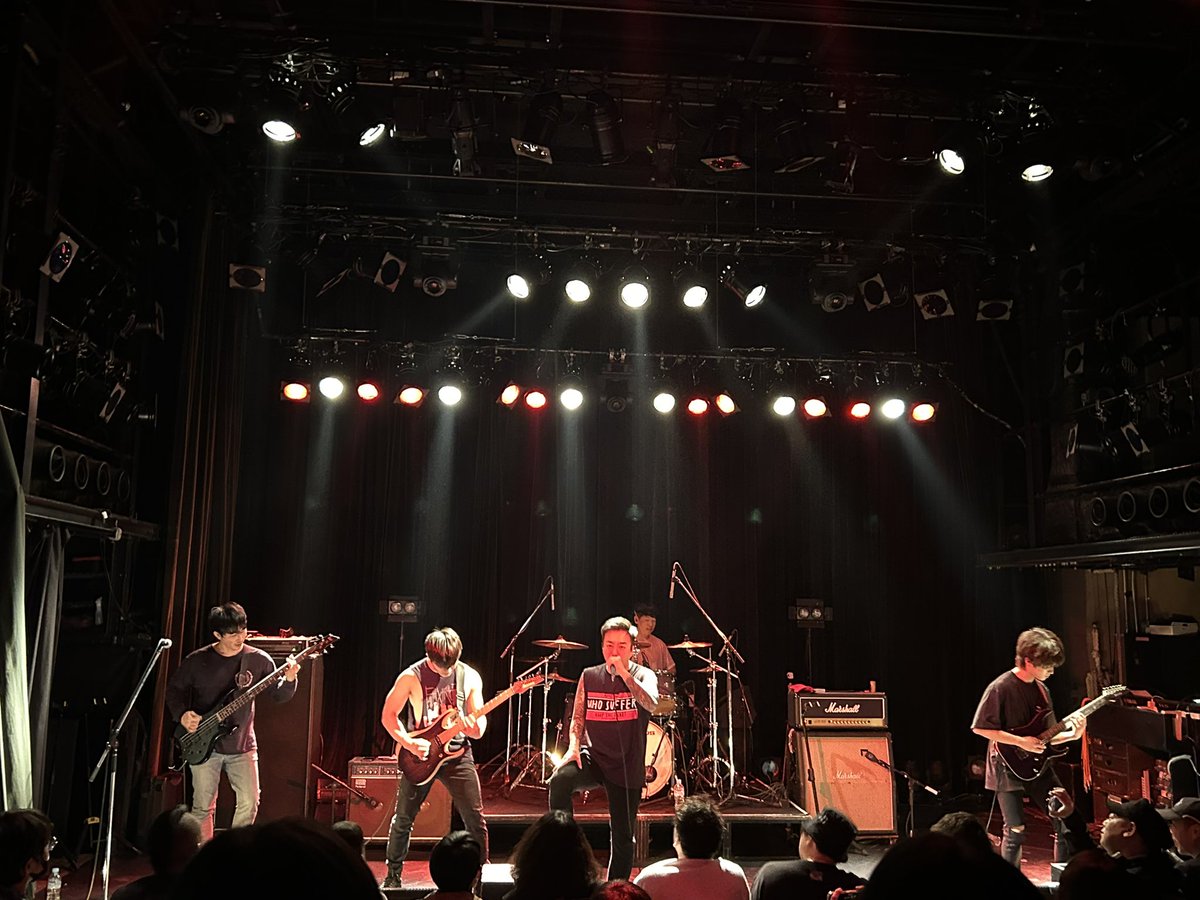 来週観に行く予定だったFFAAが来日中止となってしまったため、急遽本日韓国のメロデス/メタルコアバンド、Remnants Of The Fallenを観てきました。恥ずかしながら今回のEVPによる招聘をきっかけに知ったのですが、あのAILDにも全く引けを取らない素晴らしい楽曲群を熱い演奏で披露してくれました。