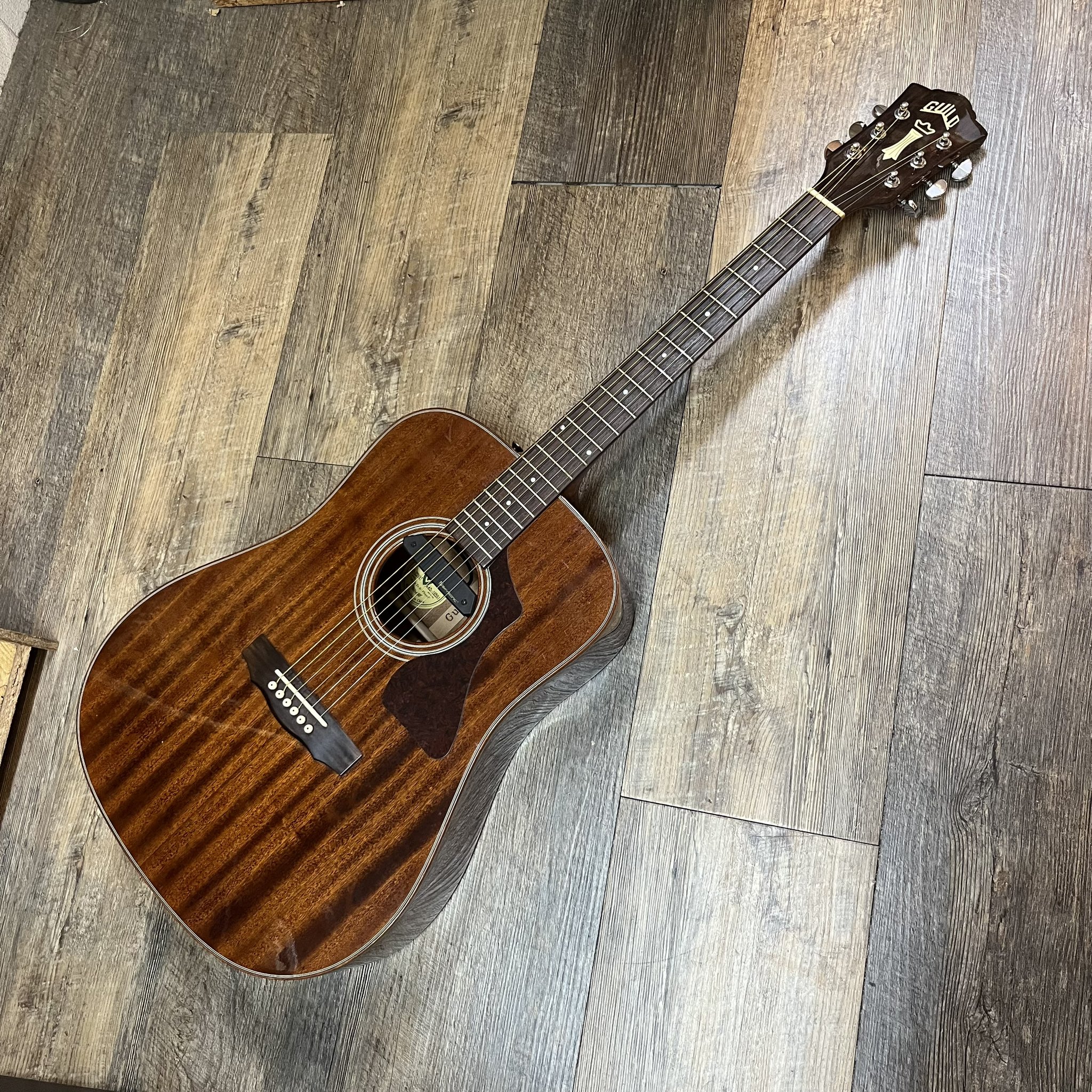 GUILD アコースティックギター ドレッドノート Guild D-320 アコースティックギター ドレッドノート マホガニー