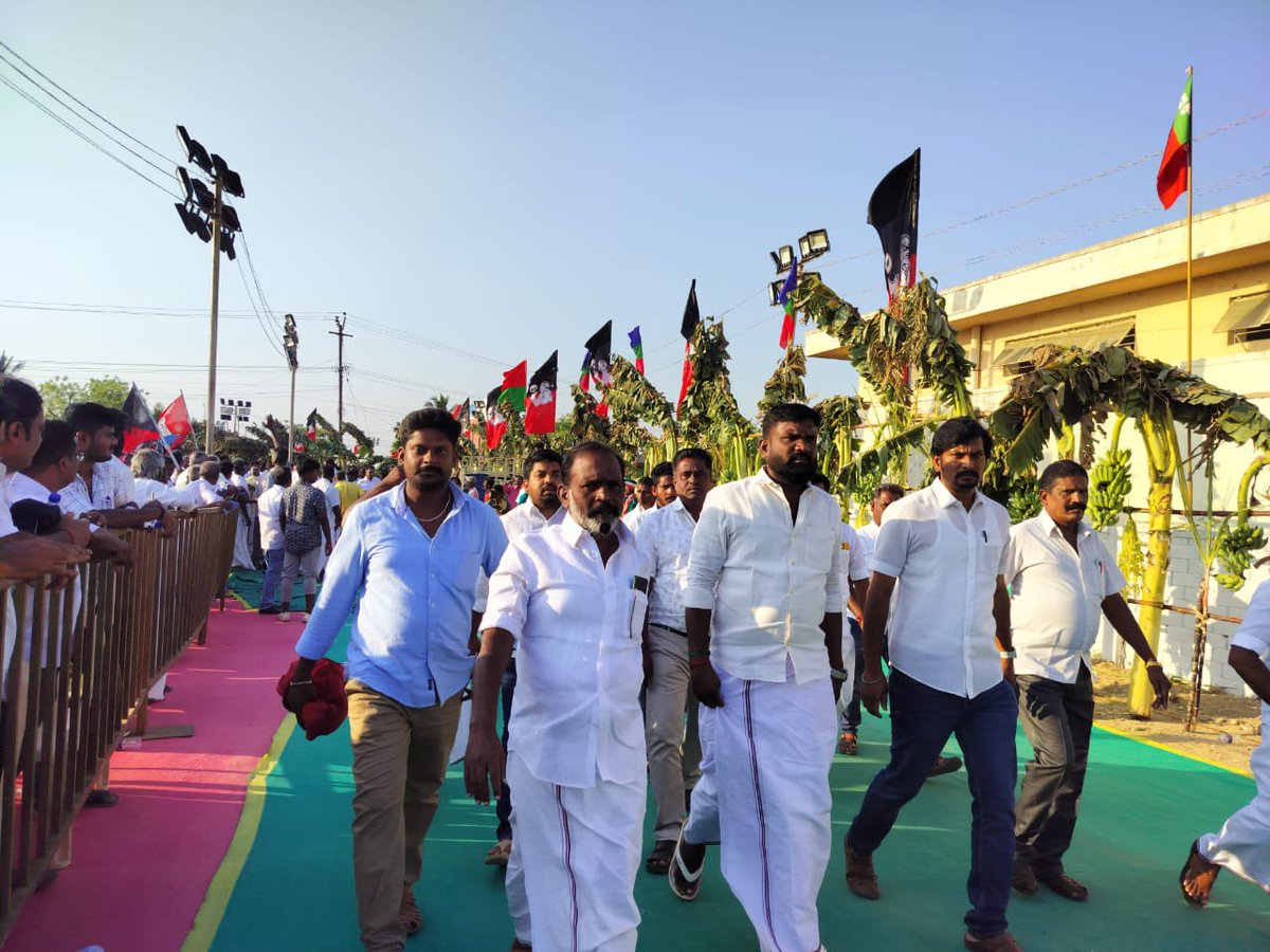 AdmkThanjai26's tweet photo. திருச்சியில் வேட்பாளர் அறிமுகம் பொதுக்கூட்டம் 
#என்_தலைவர்_எடப்பாடியார் #வெல்லட்டும்_இரட்டைஇலை #Ma_Sekar #மாவட்ட_கழக_செயலாளர் #மா_சேகர் #thanjai_central_district #ADMK_TNJ #masekarforce #AIADMKITWINGOFL https://t.co/yYxGoBqCOb