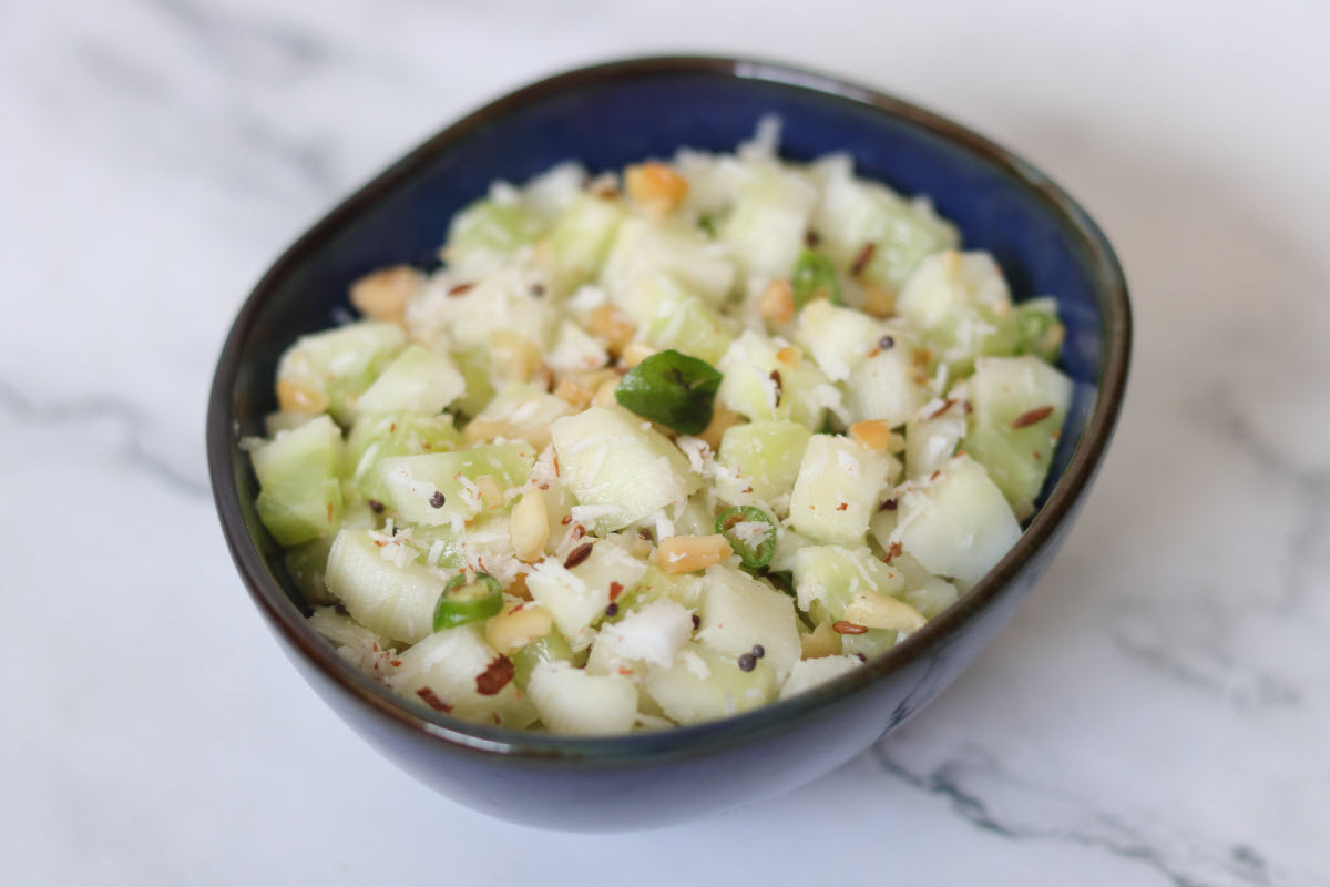 ahaaram's tweet photo. Khamang Kakdi 

#recipe @ https://t.co/479k2g8Wjt

This Maharashtrian Cucumber Salad is flavoured with roasted and crushed peanuts as well as grated coconut. This makes it a crunchy, nutty delight. :)

#vegetarian #Vegan #glutenfree #indianfood #Salad #Cucumber https://t.co/KlU7lLRp0T