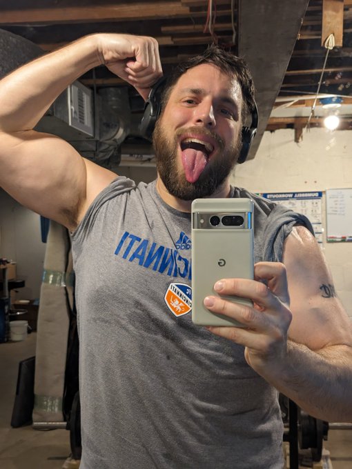 Sweaty for you https://t.co/Zp0guXwbXU<a href="/tag/newprofilepic"class="tags"><span>#newprofilepic</span></a>
