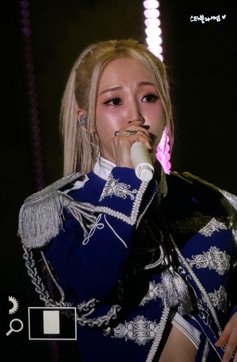 19921222com's tweet photo. 240324 콘서트 pre

#문별 #MOONBYUL https://t.co/o4qecF3tFw