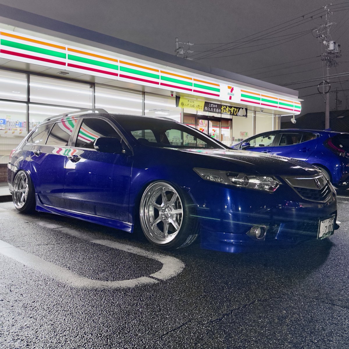 夏タイヤに変更しますた
バラマンディほんとかっこいい
タイヤラベル剥がし忘れは見て見ぬ振りして