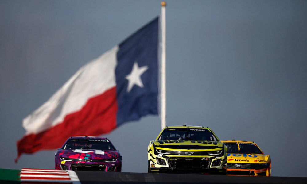 Javier Quilón (@javiviquilon) on Twitter photo DOMINGO DE TRUENO⚡️⚡️
Domingo de NASCAR que podréis seguir desde las 20:30 en <a href="/DAZN_ES/">DAZN España</a> con <a href="/DavidDeSanchez/">David Sánchez-Cañete</a> y un servidor 😏
Hoy vistamos Texas, concretamente el condado de Travis. Hoy visitamos COTA en Austin 🤠
#NASCARenDAZN #EchoParkGP DOMINGO DE TRUENO⚡️⚡️
Domingo de NASCAR que podréis seguir desde las 20:30 en <a href="/DAZN_ES/">DAZN España</a> con <a href="/DavidDeSanchez/">David Sánchez-Cañete</a> y un servidor 😏
Hoy vistamos Texas, concretamente el condado de Travis. Hoy visitamos COTA en Austin 🤠
#NASCARenDAZN #EchoParkGP