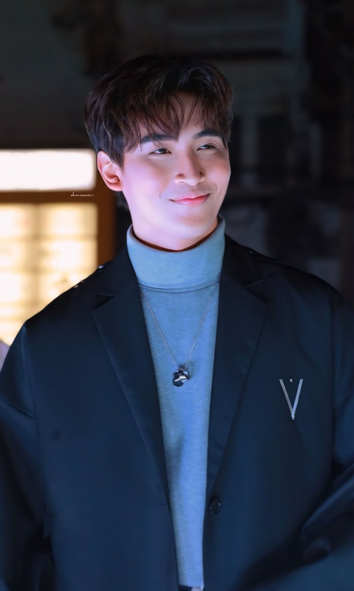 หล่ออบอุ่นละมุนใจมาก...ตกหลุมรักเจ้าของรอยยิ้มจนหาทางออกไม่เจอแล้วค้าบบบ.,😘😉

#OhmThitiwat  #โอห์มฐิติวัฒน์