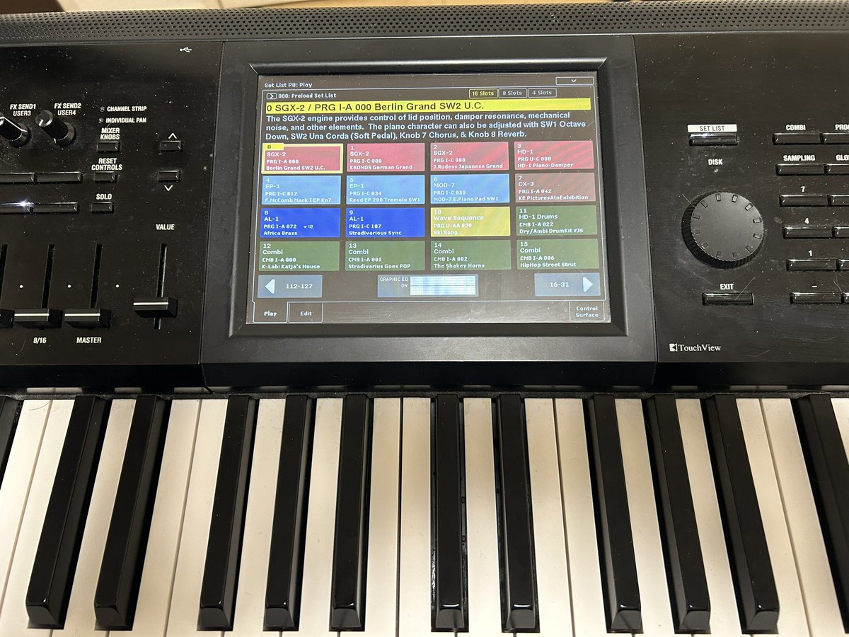 UtanoD's tweet photo. そうだよ、この表示画面が見たかったんだよ。。。
改めて…
My new gear!!!!!
気分はグラスパー♪
これからよろしくね🎹
#KORG
#KRONOS2 https://t.co/T05fUZvyxQ