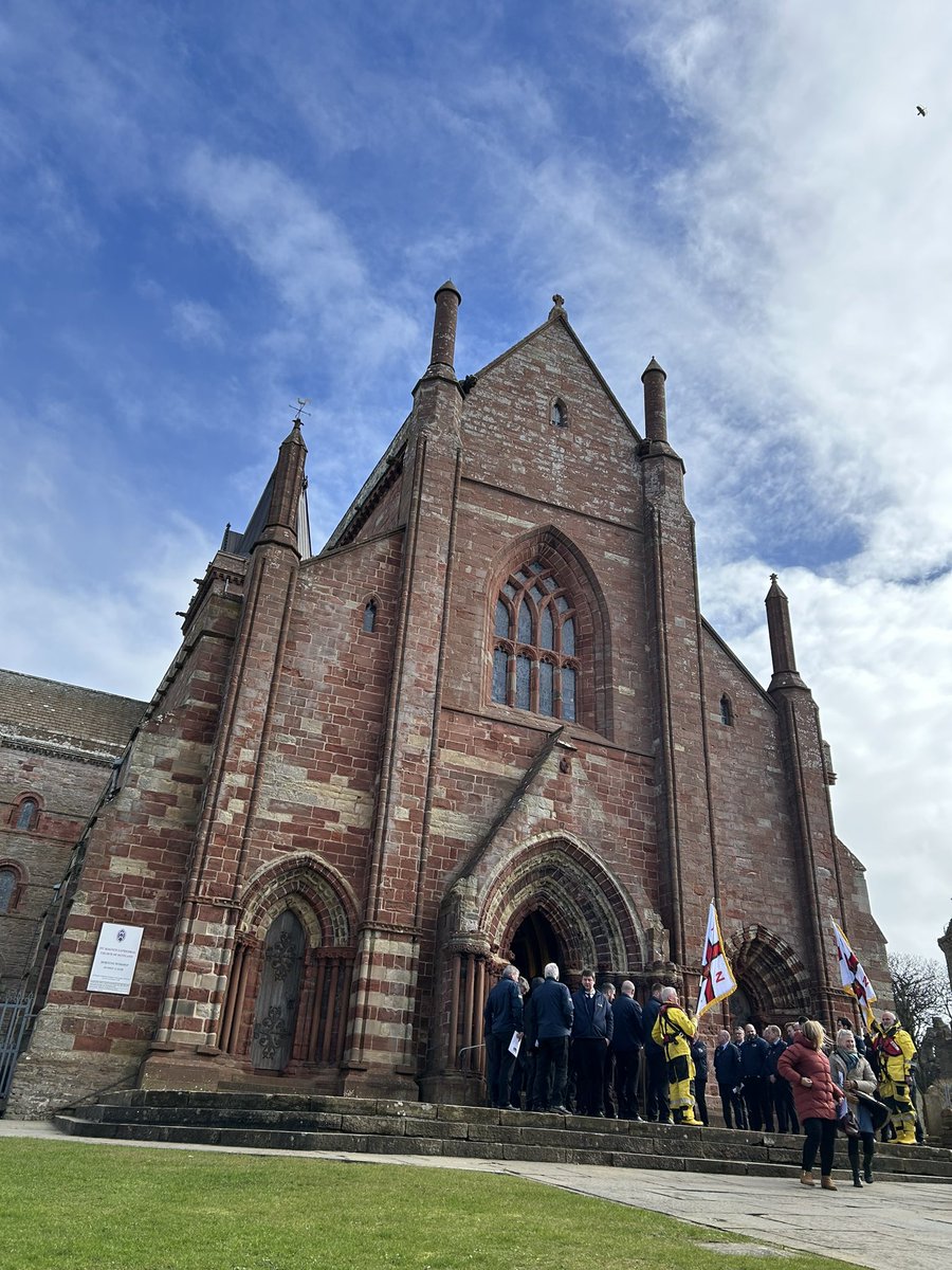 A pleasure to attend a special service of thanksgiving @Saint_Magnus today to mark 200 years of the @RNLI saving lives at sea #RNLI #Orkney #RNLI200