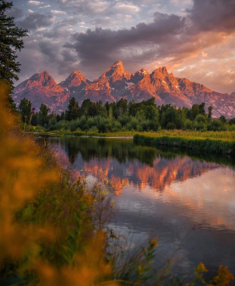 Grand Teton National Park, United States  
📷: Austin Pedersen 
#UnitedStates 📷 #Wyoming #wildlife #grandteton #grandtetonnationalpark #outdoors #adventure #wildlifephotography #landscapephotography #adventure #mountains #traveling #travelphotography