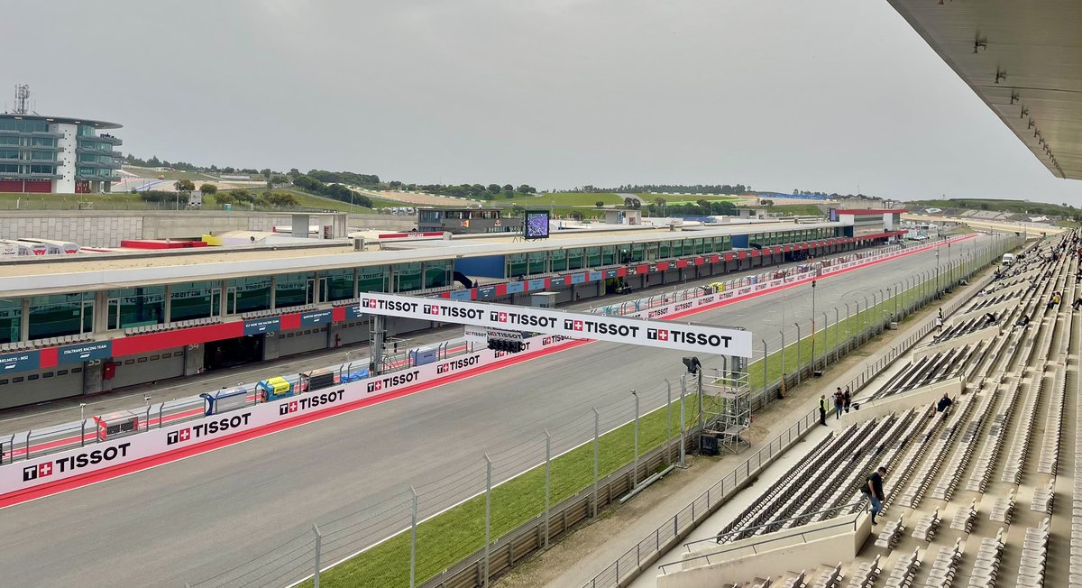 arcticchimp's tweet photo. Happy MotoGP day😁early start to a long day!
Hopefully will have the Portuguese language off to a tee after another day of being the only Brit in this stand!😂 @suziperry @NeilHodgson100 https://t.co/c3eNDq9wIq