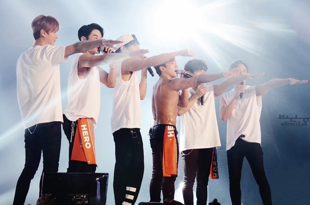 chloevera9's tweet photo. #SHINHWA_26TH_ANNIVERSARY
#SHINHWA #신화 #신화창조 #SHCJ
#HAPPY_SHINHWA_DAY
#신화26주년
시간이 아무리 흘러도 신화만큼 내 가슴을 뛰게 하는 가수는 없어. 36주년에도 106주년에도 항상 사랑하고 그리워하고 계속 기다릴거니까 오빠들 건강해랏!! https://t.co/CB7S2mIKCA