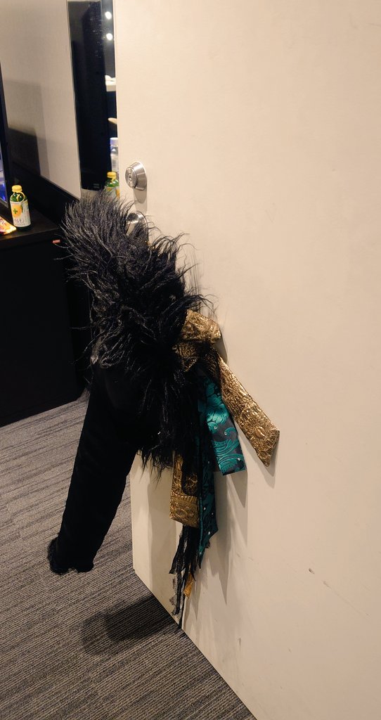 MSSP_oshirase's tweet image. このあと18時より、
【M.S.S Project Tour 2024 15th Anniversary LIVE】Zepp DiverCity公演の配信がスタート！！
tixplus.jp/feature/mssp_s…

開演までeoheohの秘蔵写真特集でも見て待ってておくれ！！
sp.ch.nicovideo.jp/mssp/blomaga/a…

#MSSP 
#MSSP15th 
#eoheoh誕生祭2024 
#ドアノブで干される腕