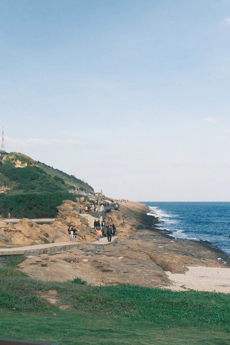 GroovyStylesSA's tweet image. The sea may make every coast think,
The sea comes especially for it.