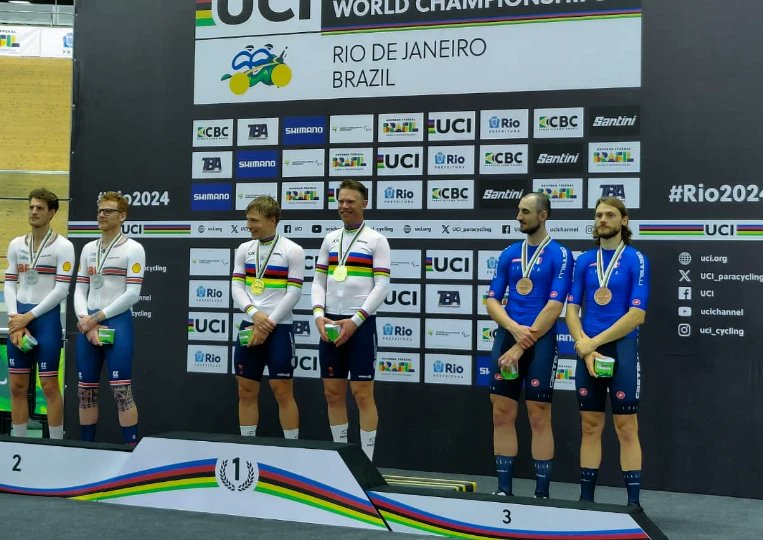 ANCORA BRONZO 🥉🇮🇹 L'Italia sale a quota 3 medaglie grazie al terzo posto di Lorenzo Bernand & Davide Plebani nell'Inseguimento individuale per tandem 👏💙 #nazionaleparaciclismo🇮🇹 #Rio2024 #tandem