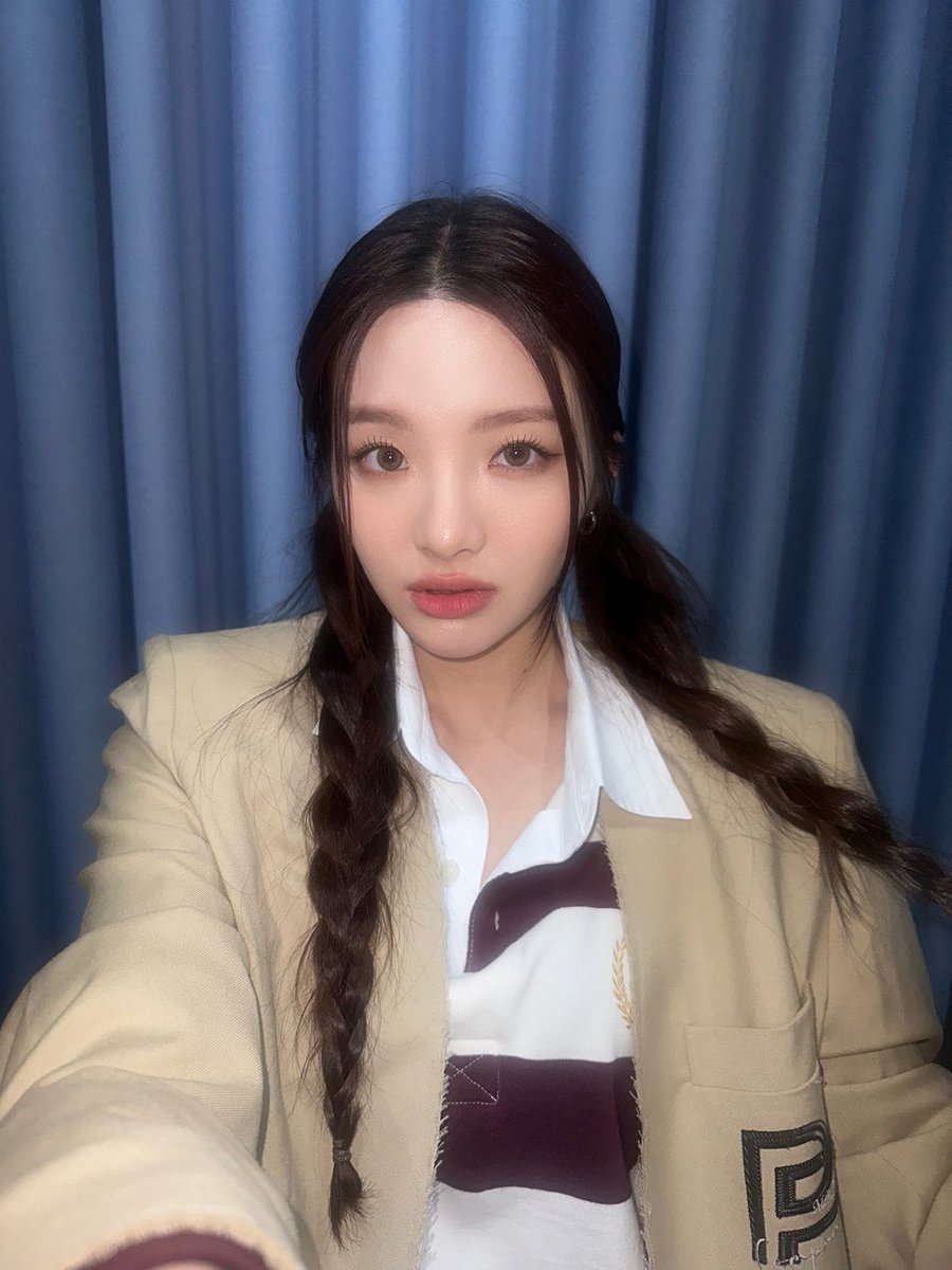 tribedaloca's tweet photo. [#켈리🦥]
트루!!!!
나 오늘 양갈래 해떠!!

#트라이비 #TRI_BE #Kelly https://t.co/Itwhf0bLyG