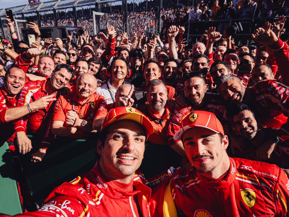 The set up 🤳                        The shot 📸

#AusGP <a href="/ScuderiaFerrari/">Scuderia Ferrari HP</a>
