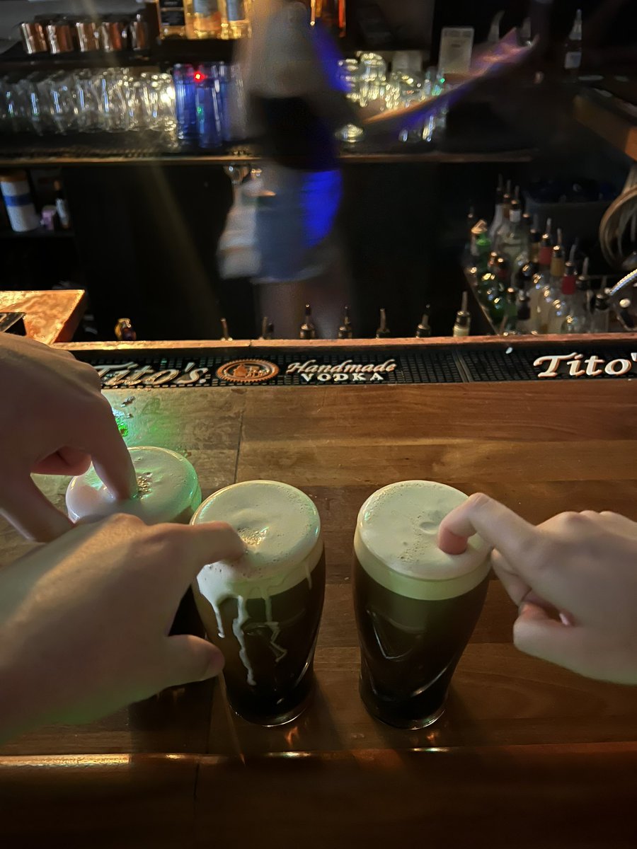 SithGarf's tweet photo. This is how we pour it in belfast https://t.co/e66QwIpuJQ