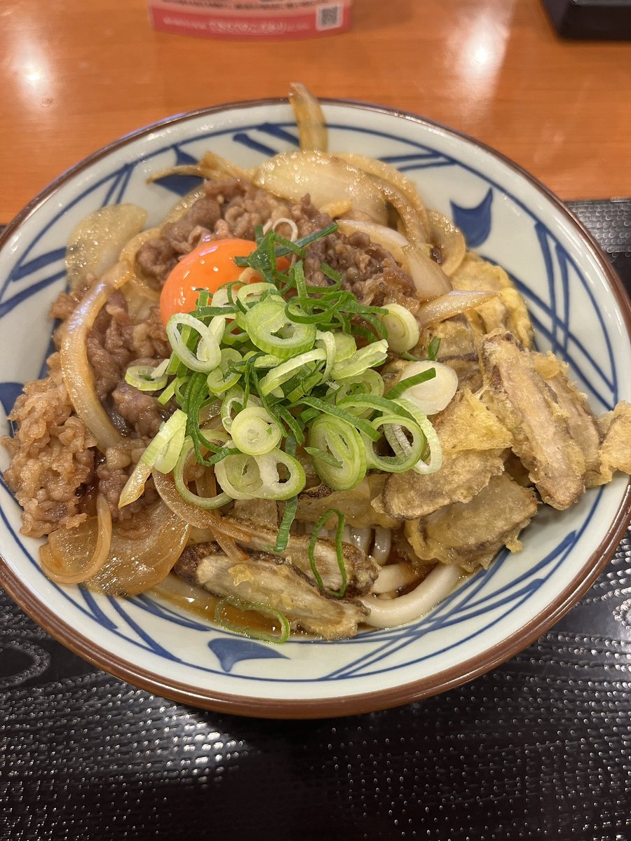 丸亀製麺ですき焼きごぼう天ぶっかけ