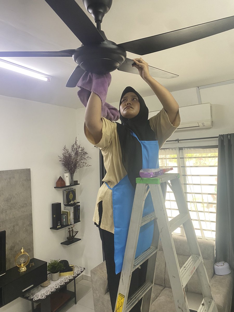 RidzuanAnsar's tweet photo. For those yang stay puncak alam area. Saya dan team ready untuk cleaning servis sebelum nak raya ni. Do pm me for promo price sempena Ramadhan. 

Tolong RT guys. Limited slot untuk ramadhan. https://t.co/uu4zC8CZq9