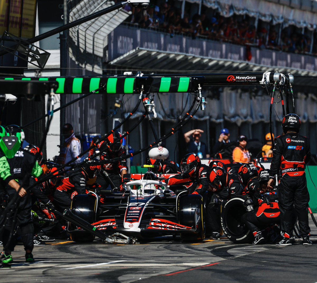 Hulk & HAAS Smash !! What a sunday at Albert Park! Super happy with double points for the team and scoring 2 points from P16 and fighting against a little flu. Also a huge thanks to the Aussies for an awesome energy out there the whole weekend 💯🇦🇺