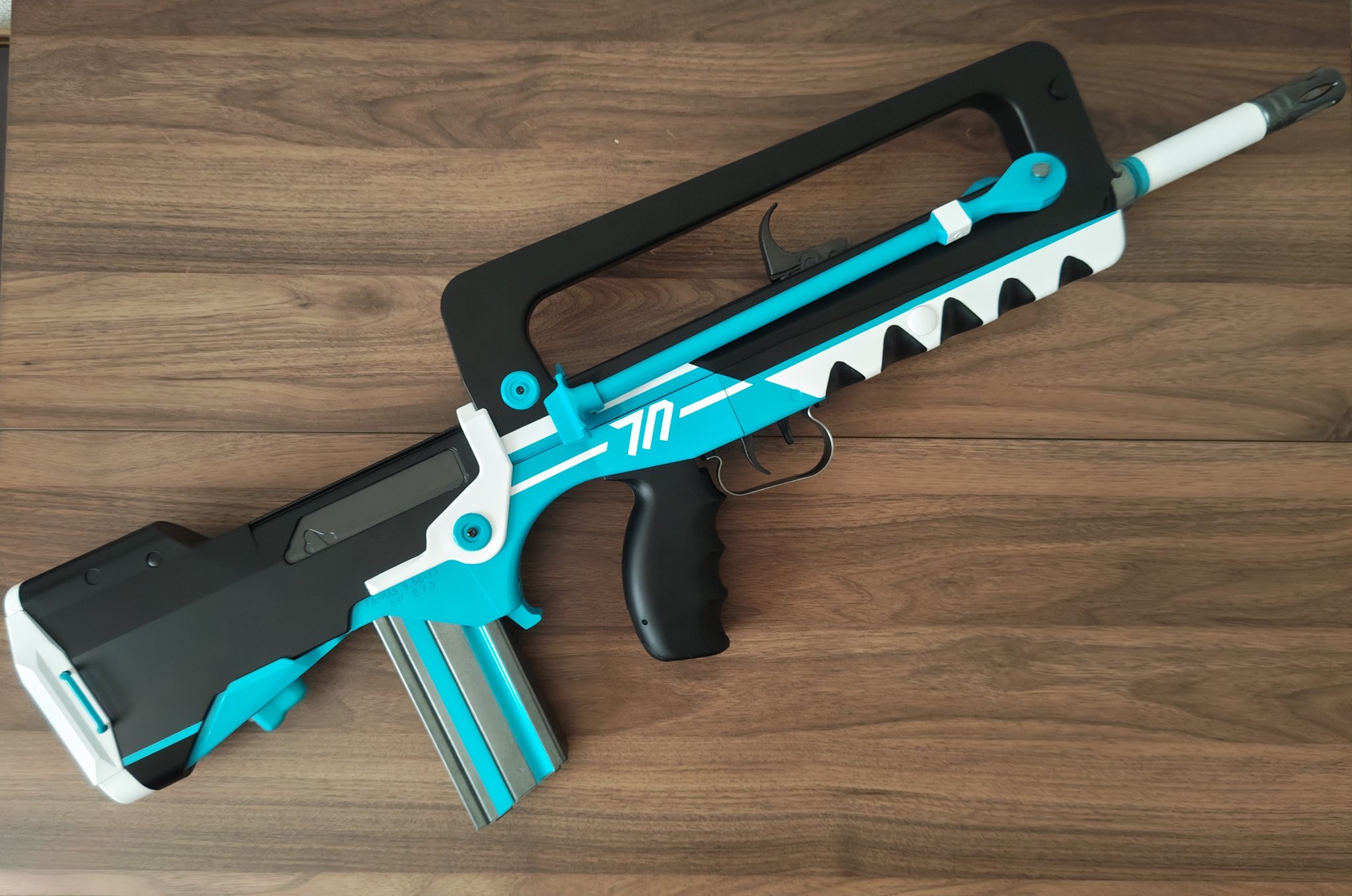 Famas 東京マルイ ブルアカ風自家塗装 Famas 東京マルイ ブルアカ風自家塗装 - メルカリ