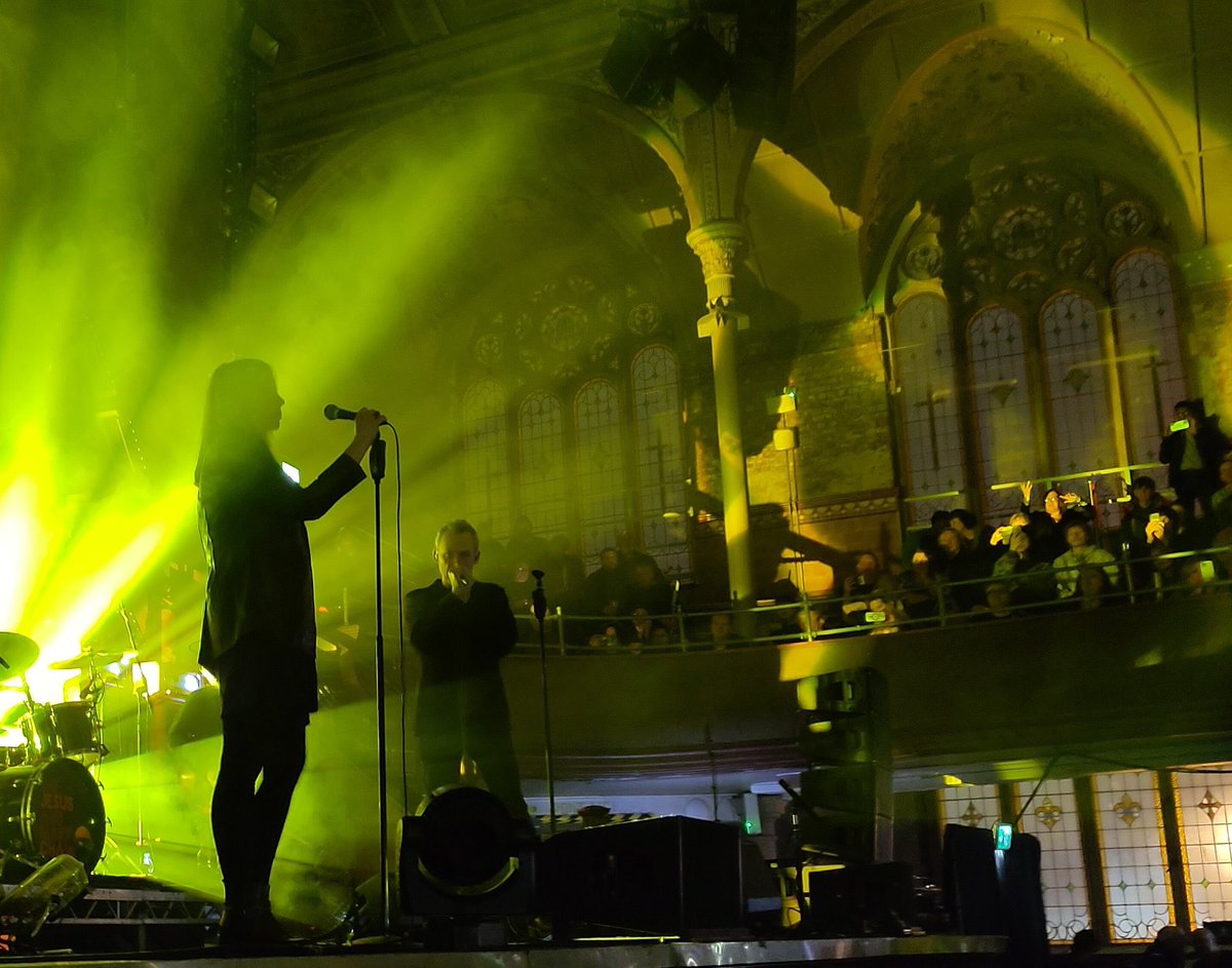 JanelWeaver's tweet photo. Still reeling from last night when I got to sing ‘Sometimes Always and ‘Just Like Honey’ on stage with @TheMaryChain @Alberthallmcr 💜won’t forget this one ..🙏
📷by Jay Taylor and Cath Aubergine https://t.co/wgn0hTCpcQ