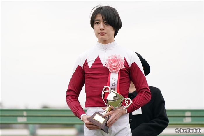 6年目の斎藤新騎手は、昨年夏のクイーンS以来の重賞制覇となりました