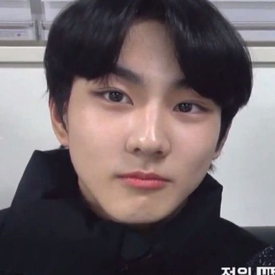 사카 (@jw17171771) on Twitter photo 