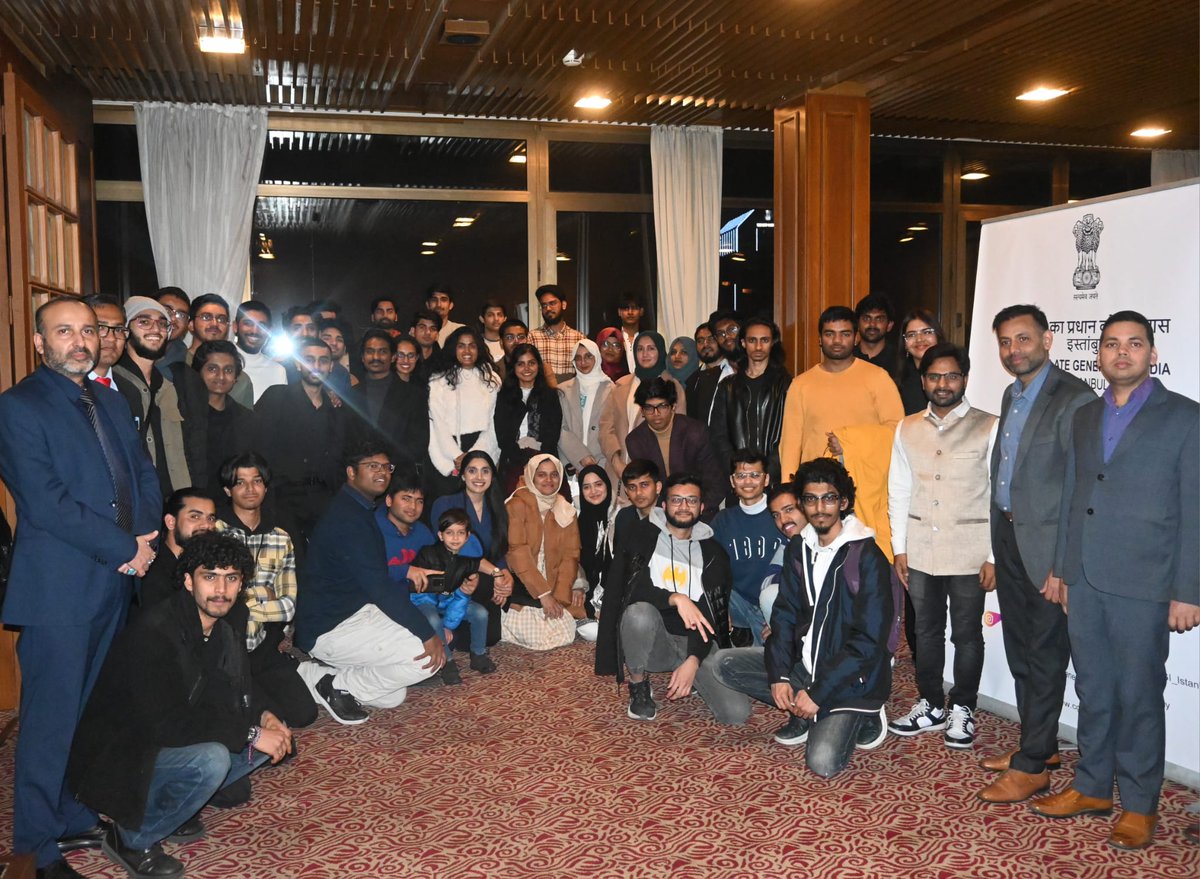 CGI organized a welcome gathering and interaction with Indian students. A large number of students participated. Hindistan Başkonsolosluğu Hindistan’lı öğrencilerle bir araya gelip etkileşimde bulundu. Çok sayıda öğrenci katılım gösterdi.