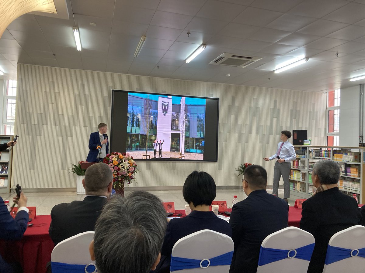 PontHighEnglish tweet media