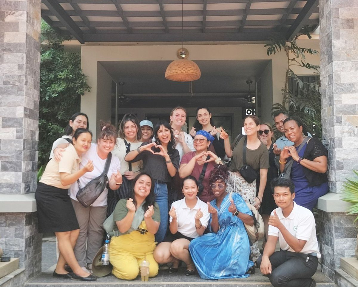 ResidenGreen's tweet photo. #Felt_at_home

Surrounded by warmth, laughter, and good vibes at Green Amazon Residence #greenamazon #residence #hotel . Sometimes, home isn't just a location, it's a feeling. #foundmytribe https://t.co/jzUwj6HPre