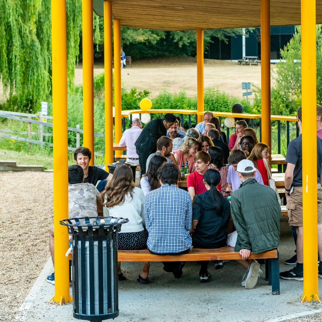 Outside space available for your next event. Seating area overlooking the pond with catering available. Perfect for team gatherings, product launches or just chill out during your lunch break! 📍The Bradfield Centre, Cambridge Science Park #location #outsidespace