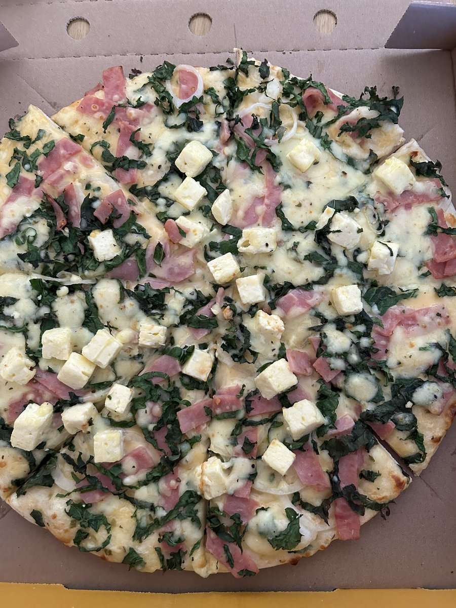 Sk1ll1e's tweet photo. @DebonairsPizza last week I bought a creamy bacon and spinach at Westonaria the best pizza ever.  Today I bought the same at CARLETONVILLE branch. What a fucking disappointment. Creamy NO, spinach dried out like mulberry leaves in silk worm box. I will never support them again. https://t.co/WsIRKYGXwt