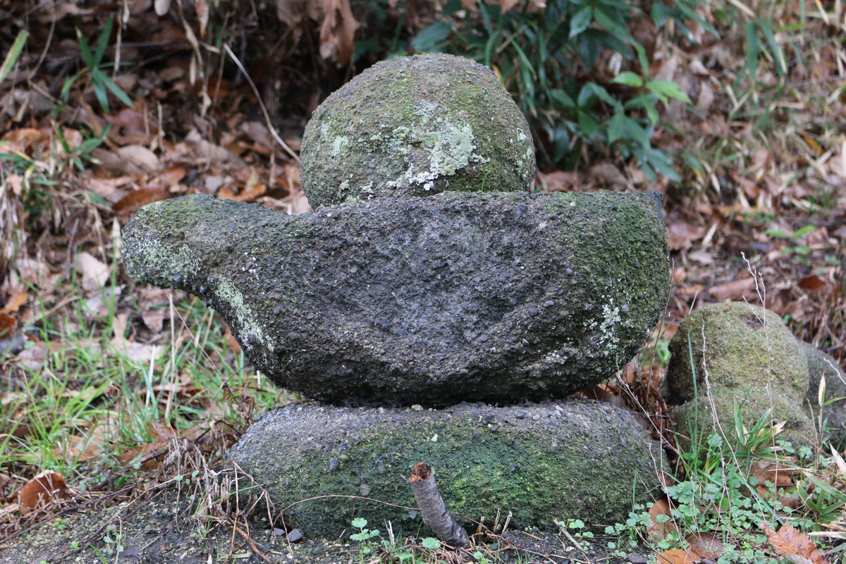 petrocat222's tweet photo. #香川県 に認められる #シュメール古拙文字 の #宇宙神ベル の #ペトログラフ をまとめてみた。①宇多津町三ツ岩の近くにある石造物②宇多津町 #宇夫階神社(うぶしなじんじゃ) #巨石(いわさか) ③三豊市三野町 #宮脇の大磐座④観音寺市 #問答石
#ペトログリフ #petrograph #petroglyph https://t.co/lB3GKovVO4