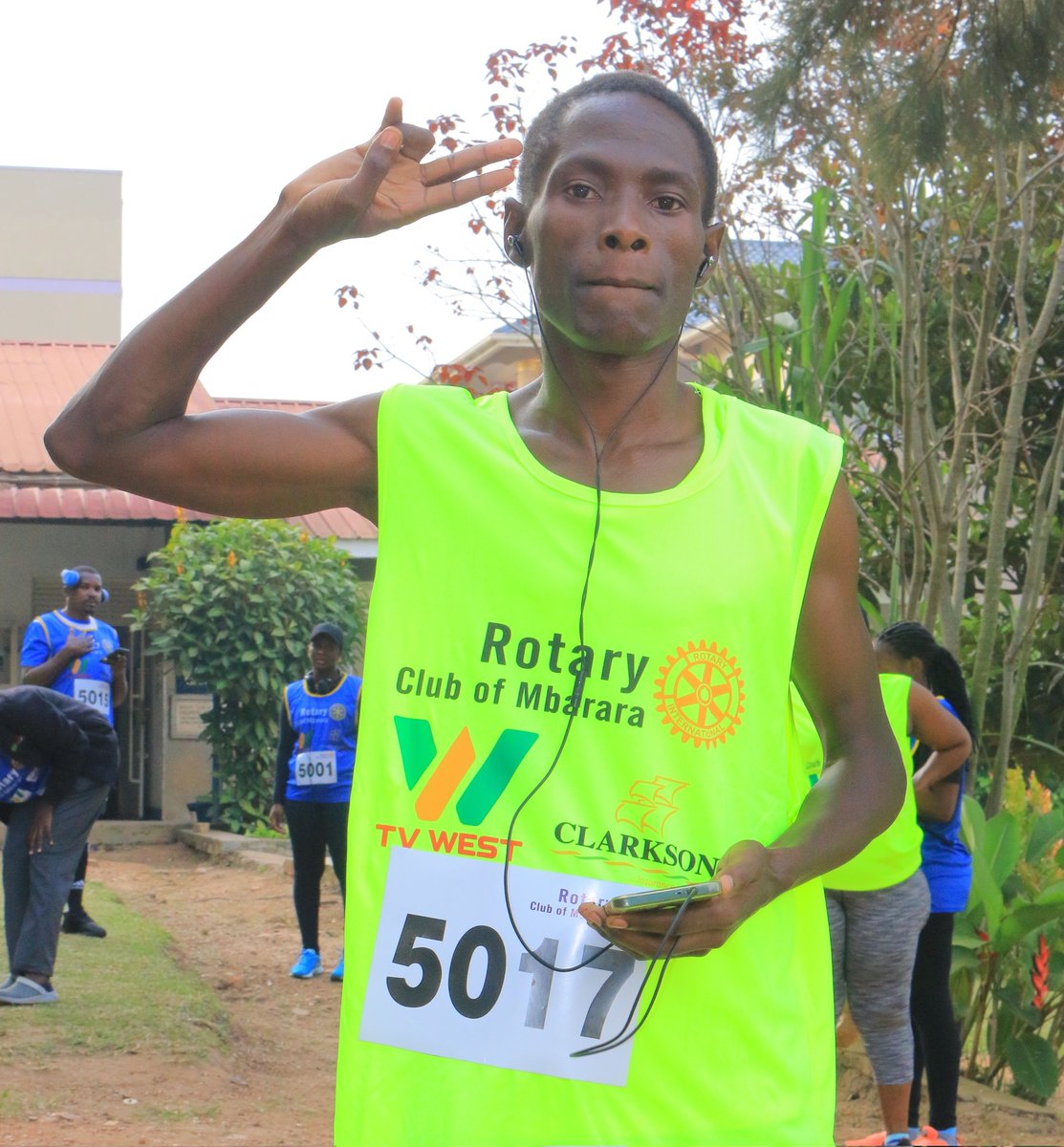 tush_andre's tweet photo. So today we ran 21 km again, hit that Northern Bypass stretch to Buffalo Hotel and by the time we reached the finishing line, people had gone back to their families 🤣

But we finished 💪🏾

#SafeMotherhoodRun
#RotaryRun https://t.co/BrDM4WJR8C