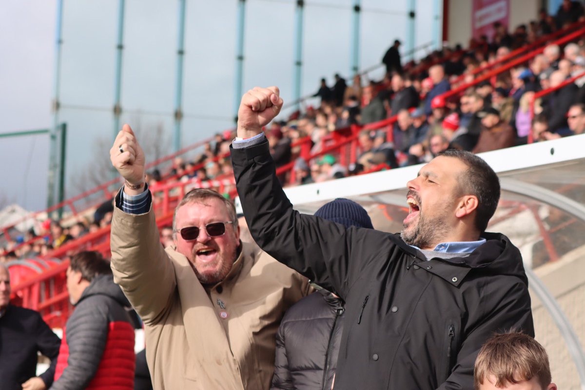 A huge thank you to the 1️⃣1️⃣5️⃣1️⃣ supporters who came down to yesterday's match against @FarnhamTownFC 👏 #BackTheBulls