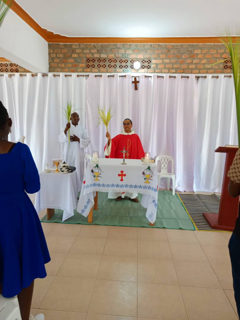 Hosanna!  Hosanna! - Palm Sunday Mass at USJM Chaplaincy (Chemin Neuf community) led by Rev. Fr. Georges Scholastique, USJM Chaplain. HAPPY HOLY WEEK