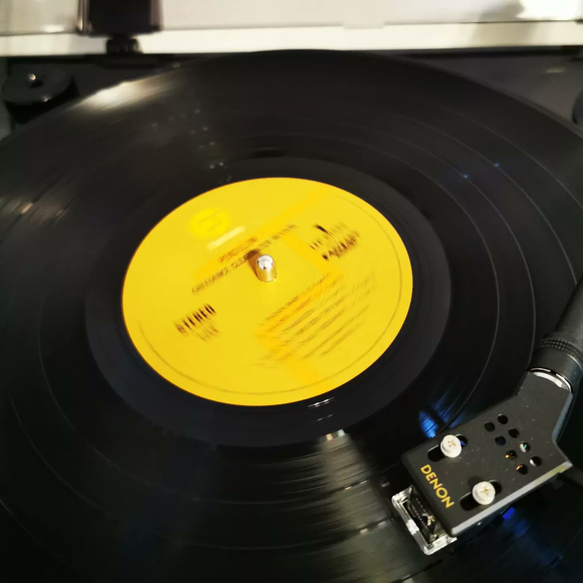 nickshormonsha_'s tweet photo. 지난 1주일 동안 입수한 LP 레코드 중 2장.
#TheBand #CreedenceClearwaterRevival #CCR . 
#lprecords #vinylrecords #vinyllp https://t.co/Fu5PMppp0A