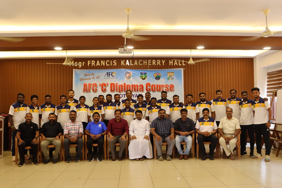 keralafa's tweet image. Closing Ceremony of AFC C Diploma Coaching Course at SB College Changanacherry, Kottayam

#CoachingCourse #CDiploma #AIFF #Kerala