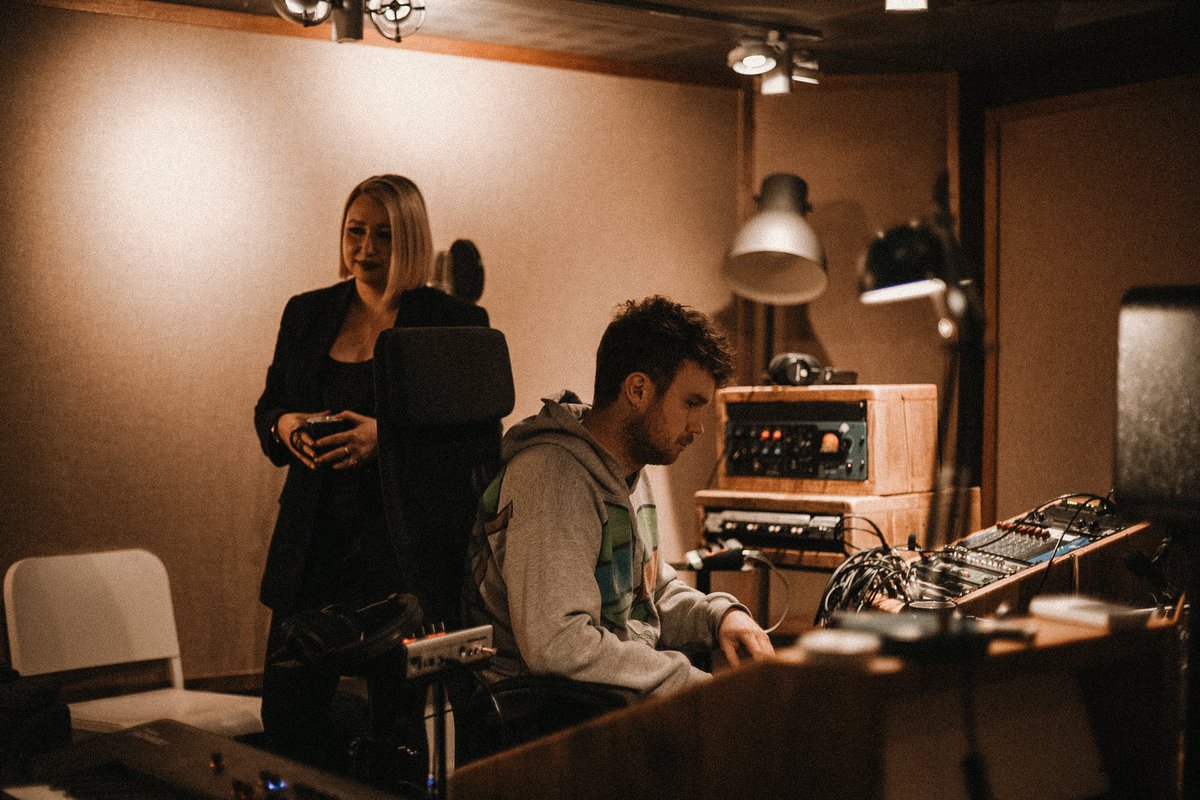 I've been mixing my album this week at @glowormrec with @samkellymusic my wonderful producer and @euanburton the most fabulous engineer. The laughs have been plentiful and I'm feeling full of positive vibes as we get closer to the release of this new album 📷 @samhurt