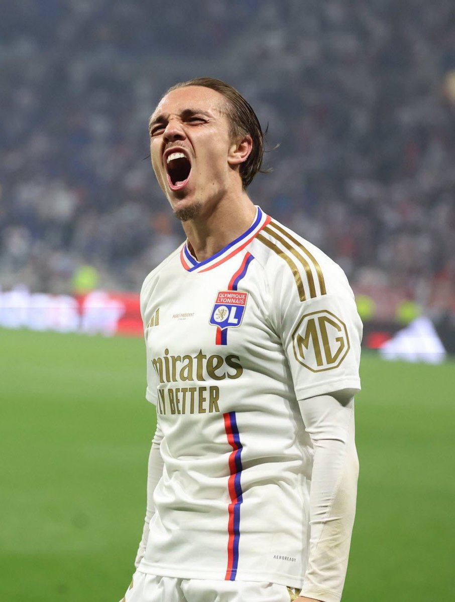 LesFansGones's tweet photo. On a tous pu constater la montée en PUISSANCE de Maxence Caqueret depuis l'arrivée de Matic. ❤️🦁💙

Pour vous, à l'heure actuelle, est-il devenu MEILLEUR que sa version Final 8 ? 📈

Si oui, sur quels aspects ?
Sinon, que doit-il encore améliorer ? 🤔

#TeamOL #Lyon #Caqueret https://t.co/5oHqBN60QB