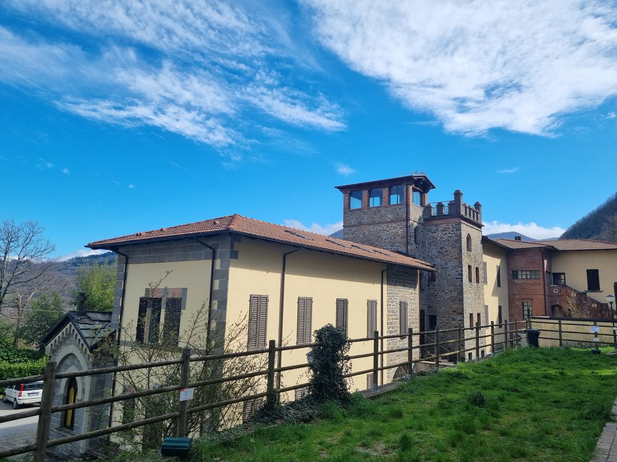 #ecologiaintegrale e #comunitàenergeticherinnovabili #cer : i temi della giornata di formazione che ho tenuto ieri all'interno di un percorso di formazione all'imprenditoria. La cornice è incantevole...